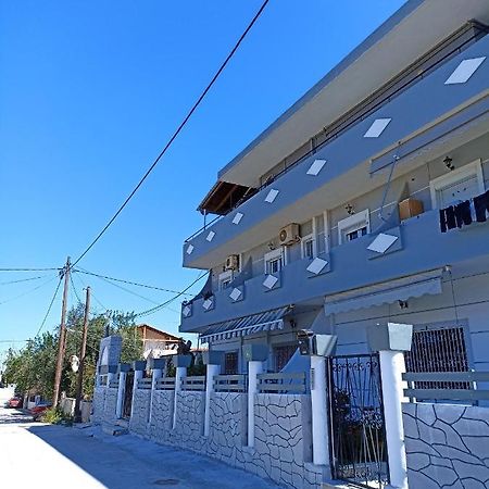 Seven Seas Apartments Artemida  Exterior photo