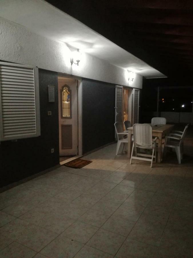 Seven Seas Apartments Artemida  Exterior photo