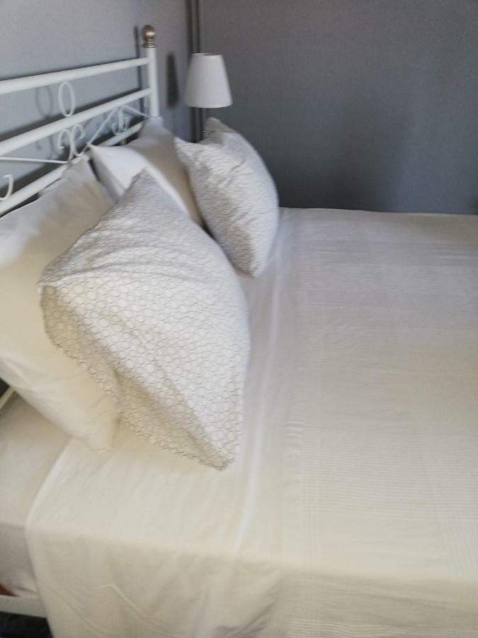 Seven Seas Apartments Artemida  Room photo